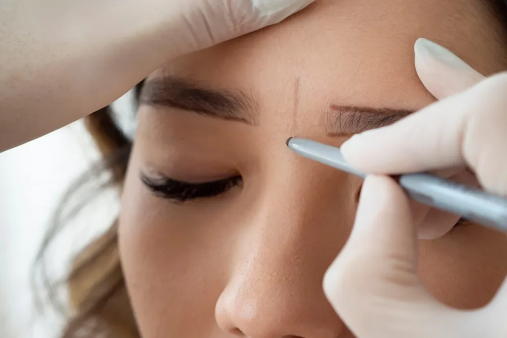 Trends in Eyebrow Microblading for 2025