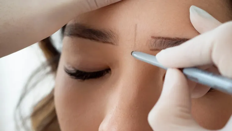 Trends in Eyebrow Microblading for 2025